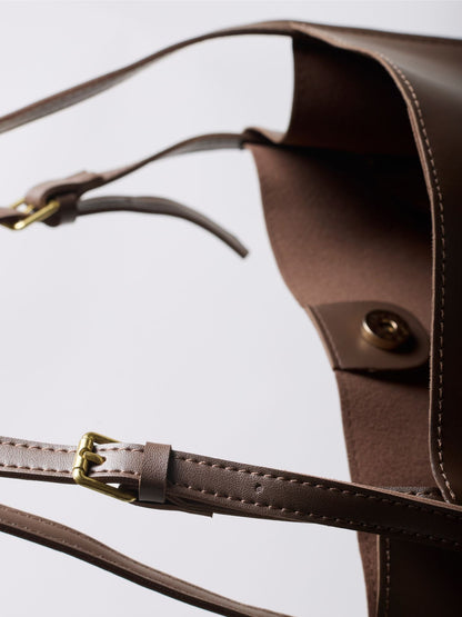 Minimalist Leather Shoulder Bag for Women – Spacious Black & Brown Elegance Handbag