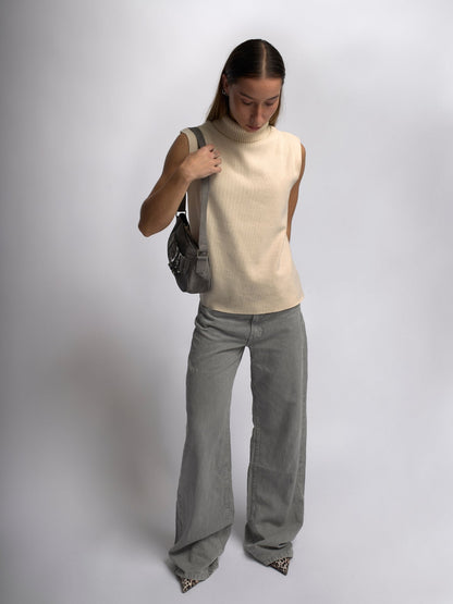 Trendy Grey Shoulder Bag with Buckle – Compact & Stylish