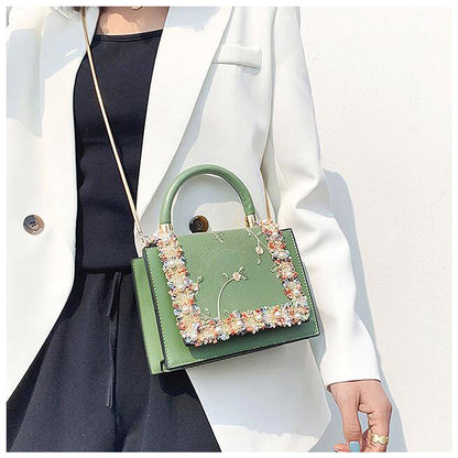 Elegant Floral Handbag – Unique Details & Timeless Style
