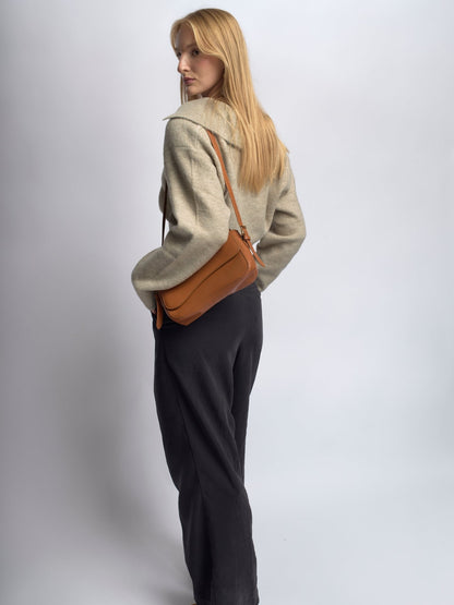 Vegan Leather Black Shoulder Bag – Adjustable Crossbody, Sustainable & Stylish