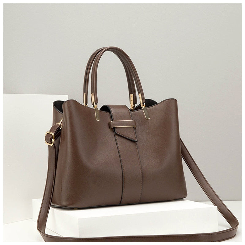 Elegant Handbag – Vegan Leather with Gold Details