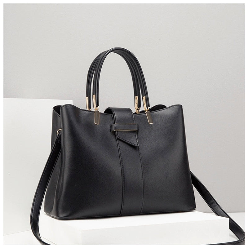Elegant Handbag – Vegan Leather with Gold Details