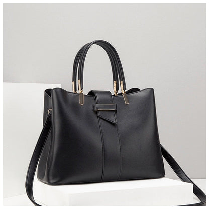 Elegant Handbag – Vegan Leather with Gold Details