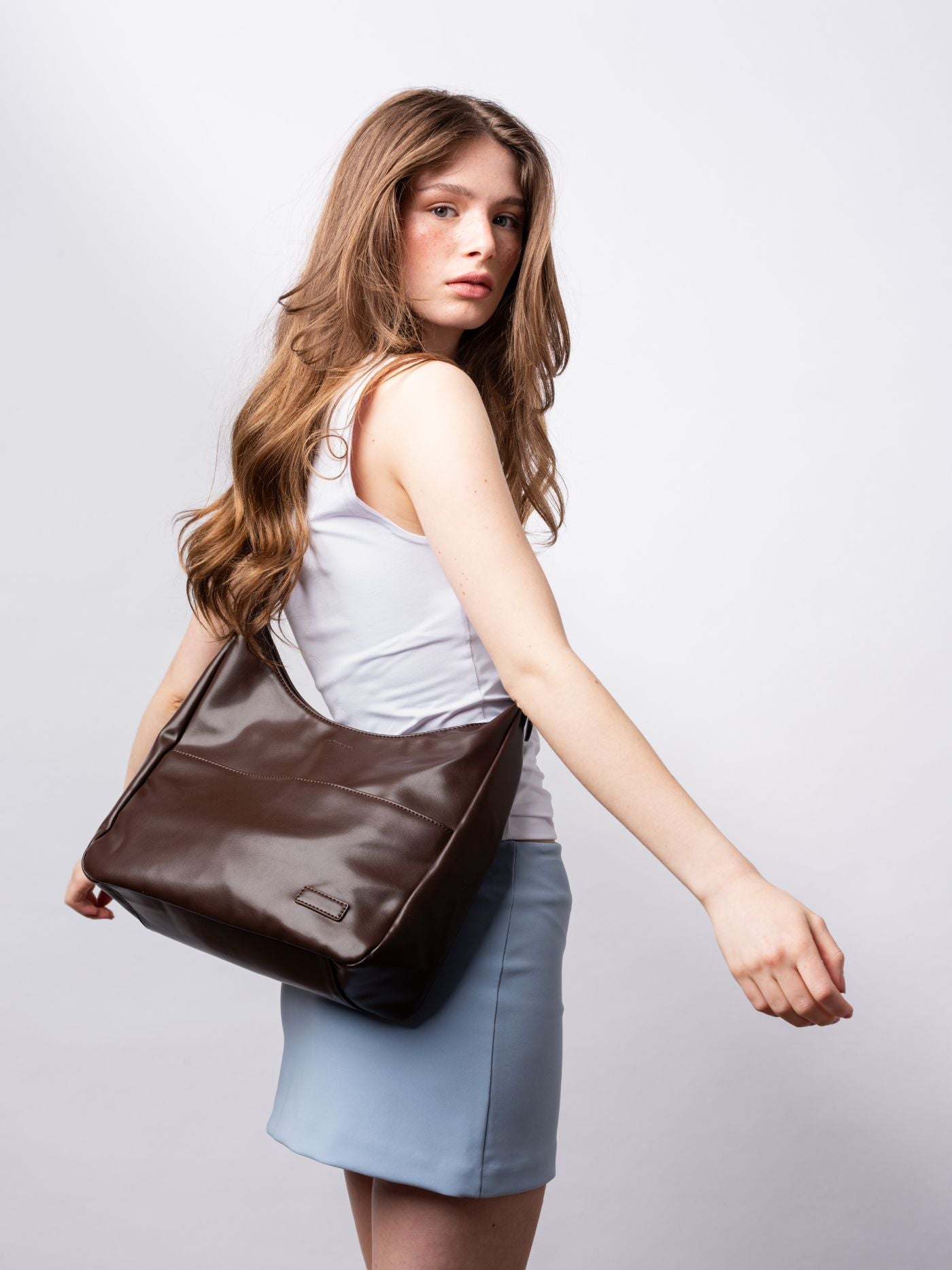 Black Shoulder Bag – Minimalist & Spacious Vegan Leather Design