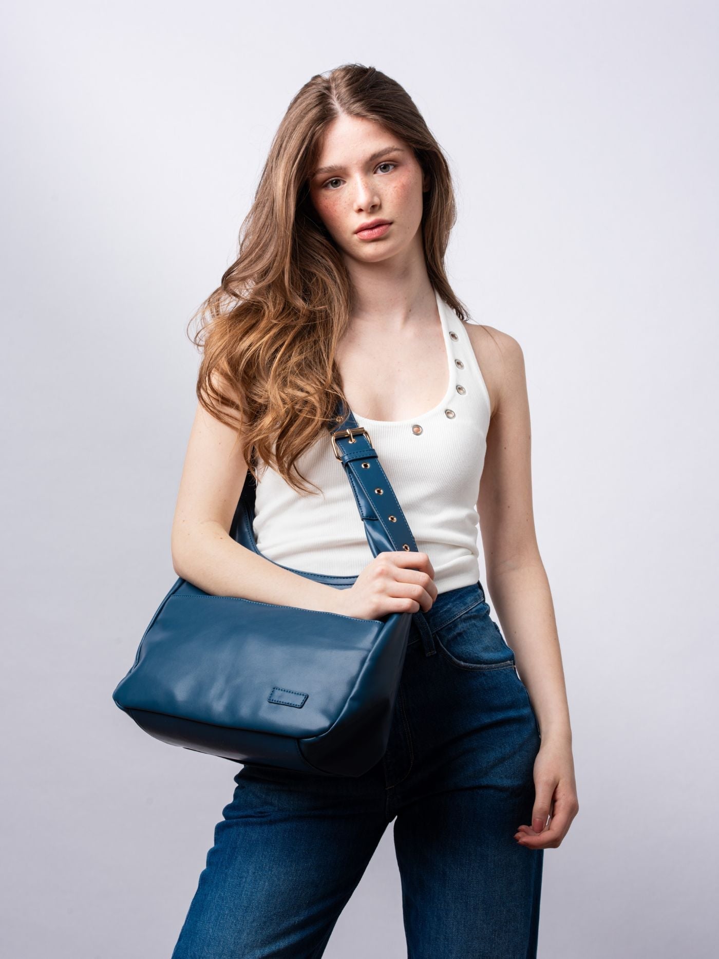 Black Shoulder Bag – Minimalist & Spacious Vegan Leather Design