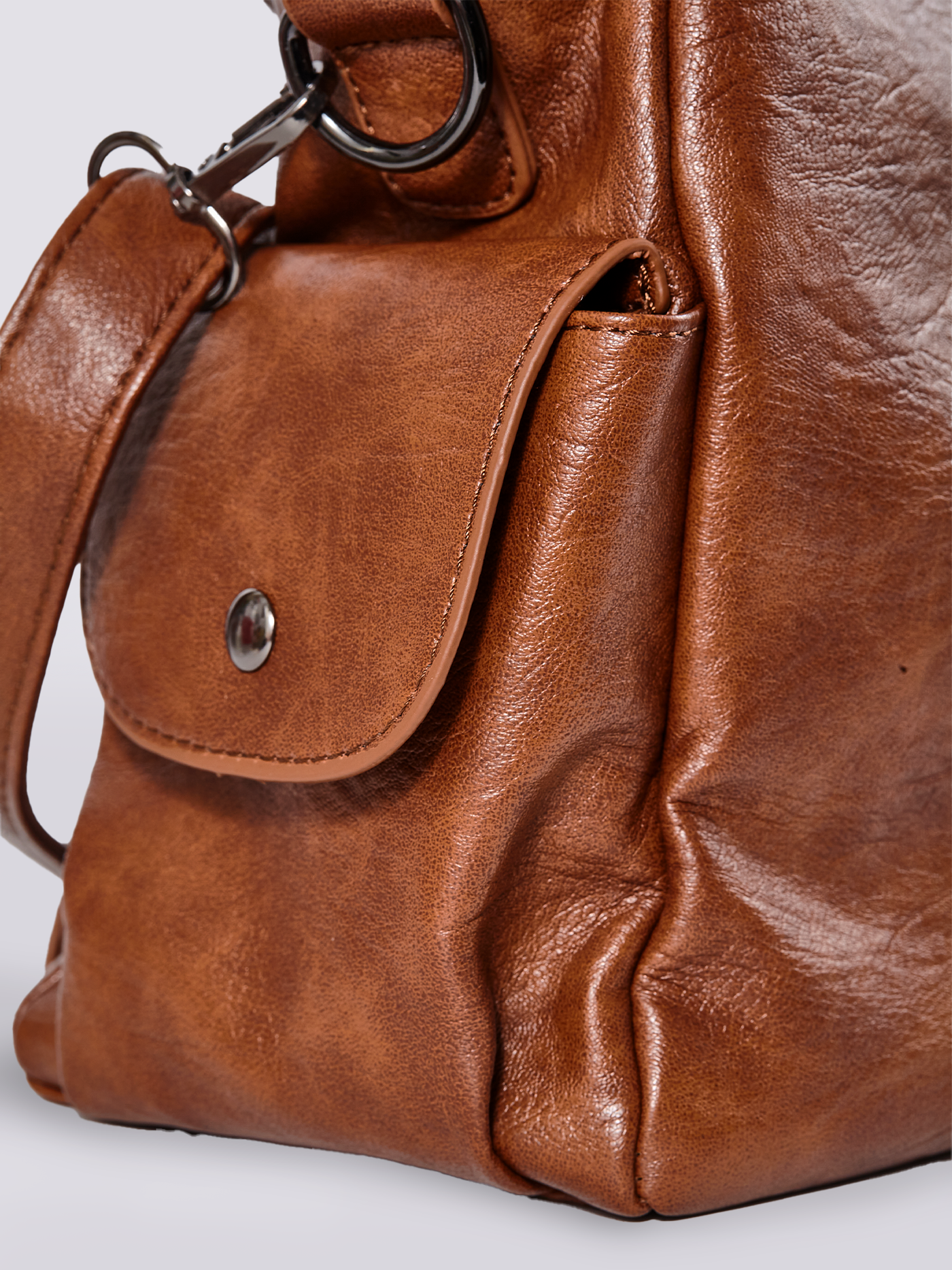 Black Leather Shoulder Bag with Side Pockets – Spacious & Elegant Women’s Leather Handbag