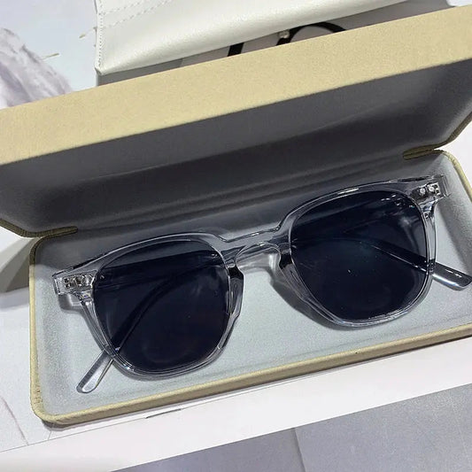 Unisex Polarized Sunglasses – UV400 Protection, Scratch-Resistant Lenses, Lightweight & Trendy Designs