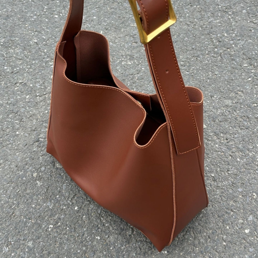 Elegant Shoulder Bag with Detachable Pouch – Spacious & Stylish for Daily Use