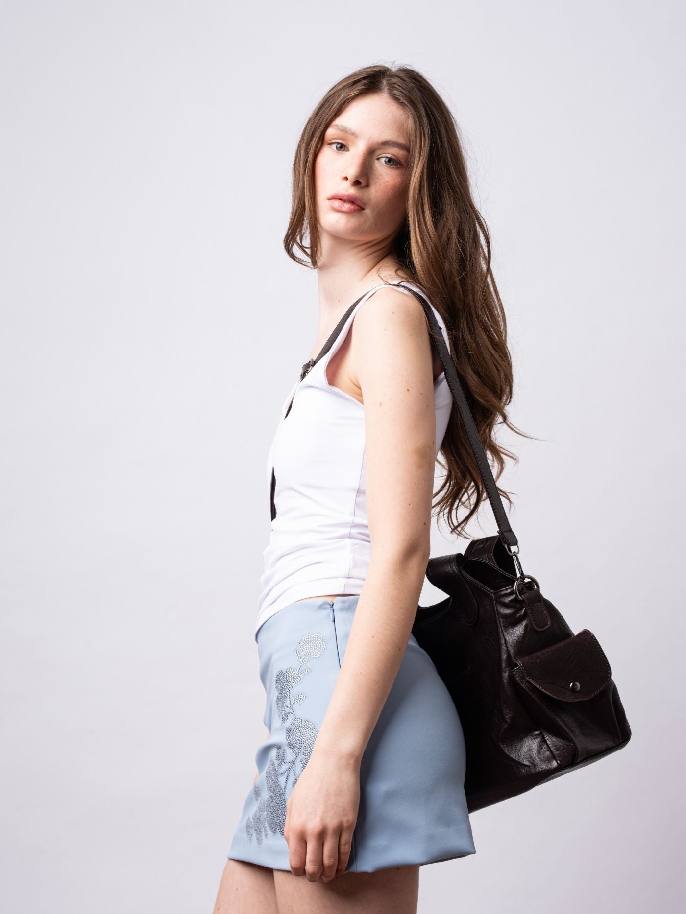 Black Leather Shoulder Bag with Side Pockets – Spacious & Elegant Women’s Leather Handbag