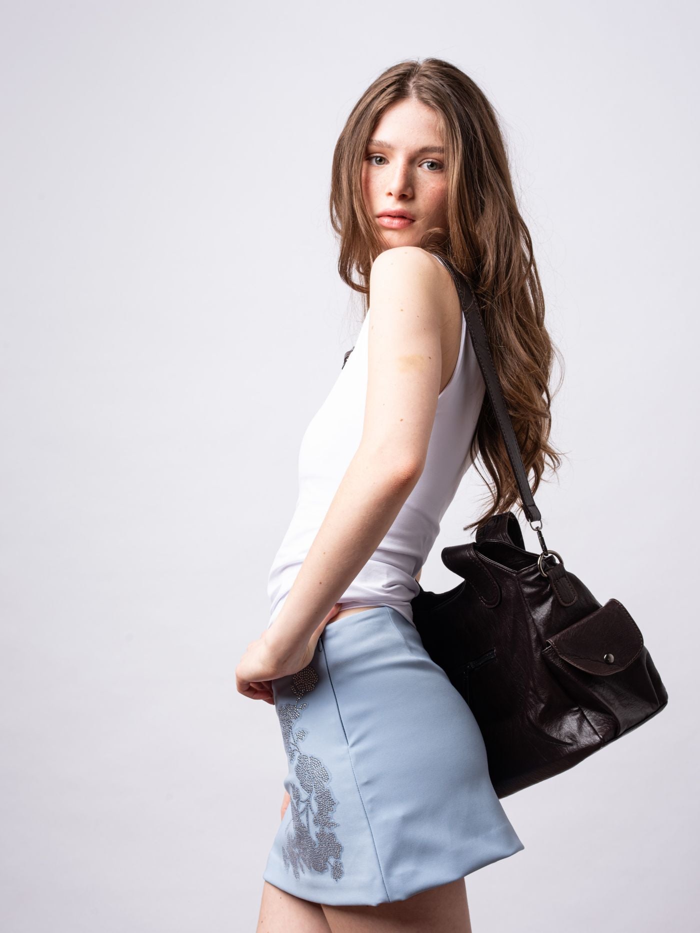 Black Leather Shoulder Bag with Side Pockets – Spacious & Elegant Women’s Leather Handbag