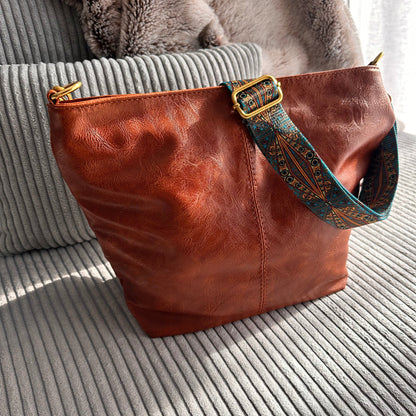 Stylish Brown Handbag with Wide Shoulder Strap – Spacious & Elegant