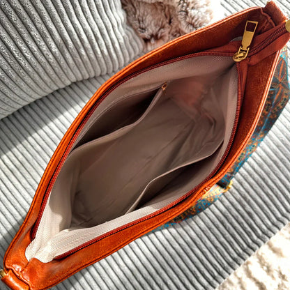 Stylish Brown Handbag with Wide Shoulder Strap – Spacious & Elegant