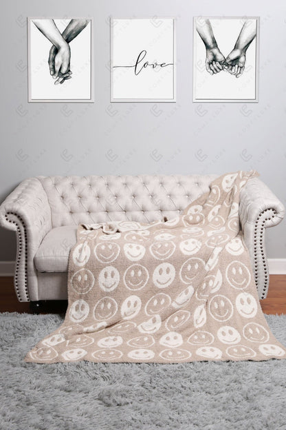 Mini Happy Face Luxe Fleece Throw Blanket – Ultra-Soft Polyester Microfiber, 130×150 cm, Cozy & Stylish Home Décor