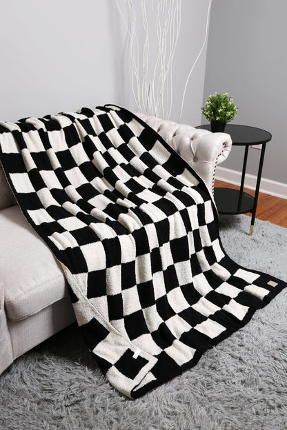 Luxurious Checkered Fleece Throw Blanket – Soft Plaid Microfiber, Machine Washable