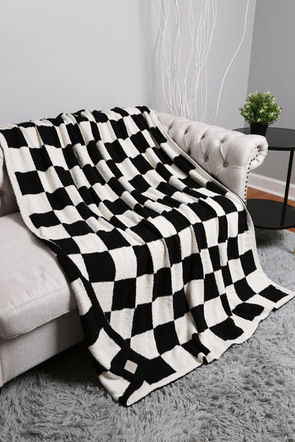 Luxurious Checkered Fleece Throw Blanket – Soft Plaid Microfiber, Machine Washable