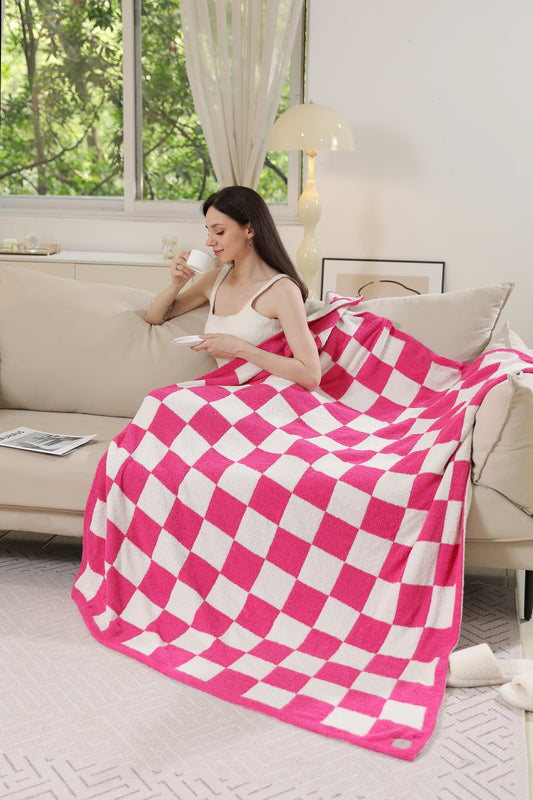 Luxurious Checkered Fleece Throw Blanket – Soft Plaid Microfiber, Machine Washable