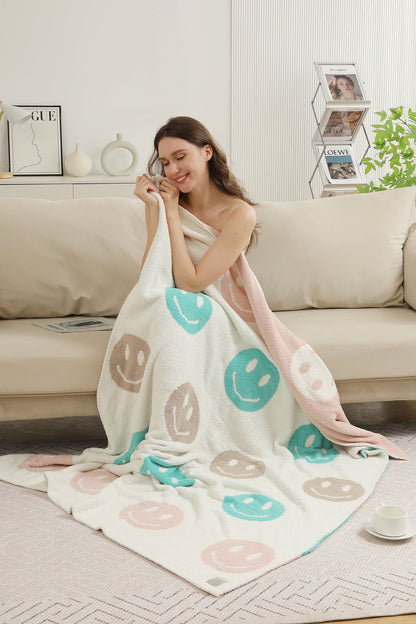 Multicolor Smiley Face Fleece Throw Blanket – Soft, Cozy & Playful Home Decor
