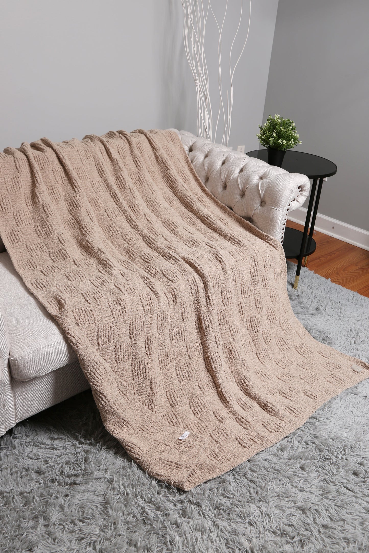 Luxe Knitted Fleece Throw Blanket – Ultra-Soft, Stylish & Cozy Home Essential