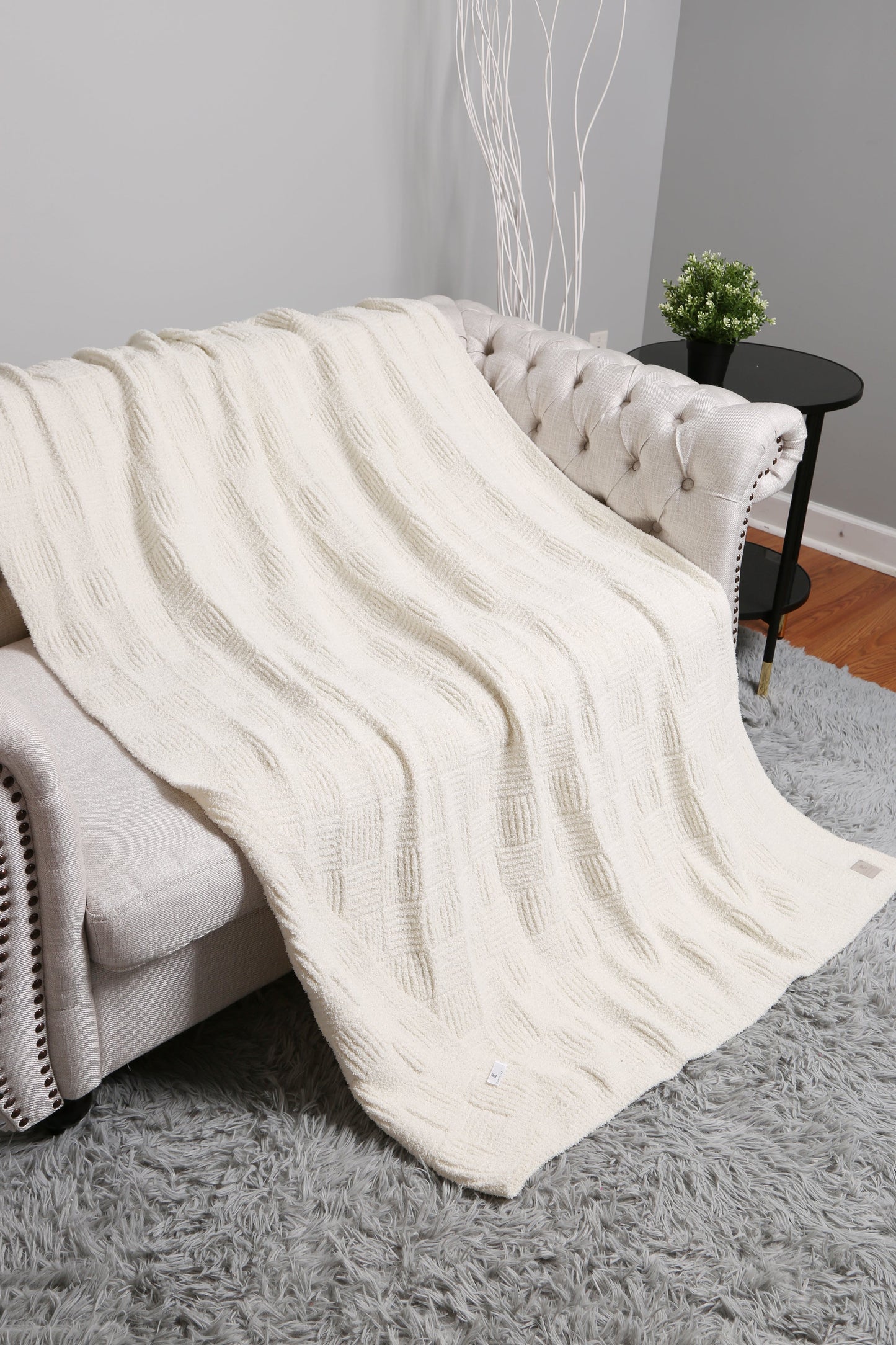 Luxe Knitted Fleece Throw Blanket – Ultra-Soft, Stylish & Cozy Home Essential
