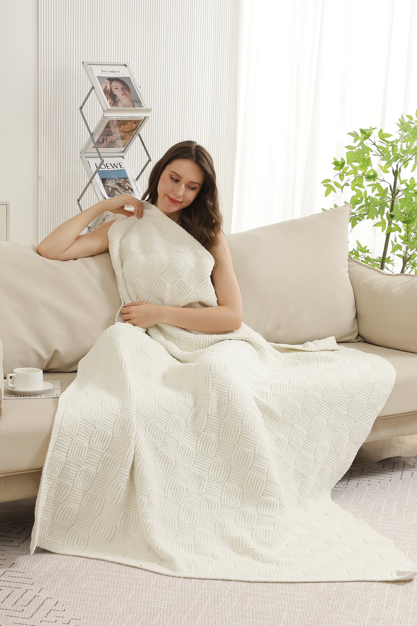 Luxe Knitted Fleece Throw Blanket – Ultra-Soft, Stylish & Cozy Home Essential