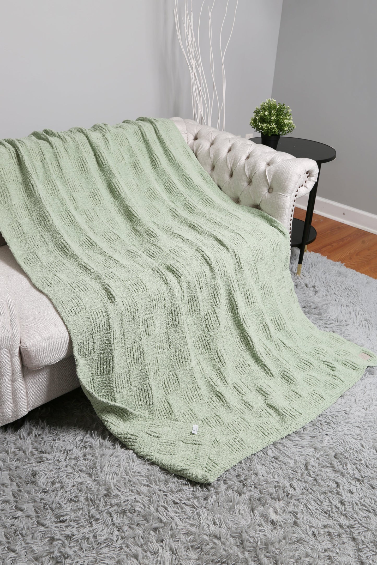 Luxe Knitted Fleece Throw Blanket – Ultra-Soft, Stylish & Cozy Home Essential