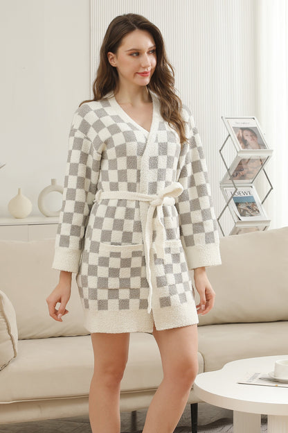 Soft Microfiber Plaid Bathrobe for Women – Cozy Lounge Robe with Pockets & Detachable Belt – Available in Beige, Fuchsia, Grey, Pink, Sage Green