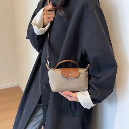 Stylish Women's Shoulder Bag – Compact, Practical, and Water-Resistant