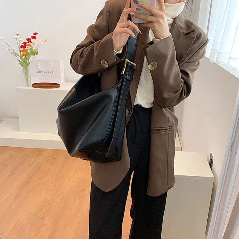 Minimalist Vegan Leather Shoulder Bag – Stylish & Practical Everyday Tote for Women