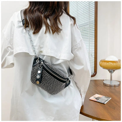 Black Rhinestone Crossbody Festival Bag with Chain Strap – Glamorous Street Style Clutch for Parties and Nights Out