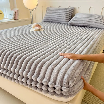 Soft Velvet Fleece Bedspread – Plush Ribbed Texture Warm Blanket for Bedroom & Couch