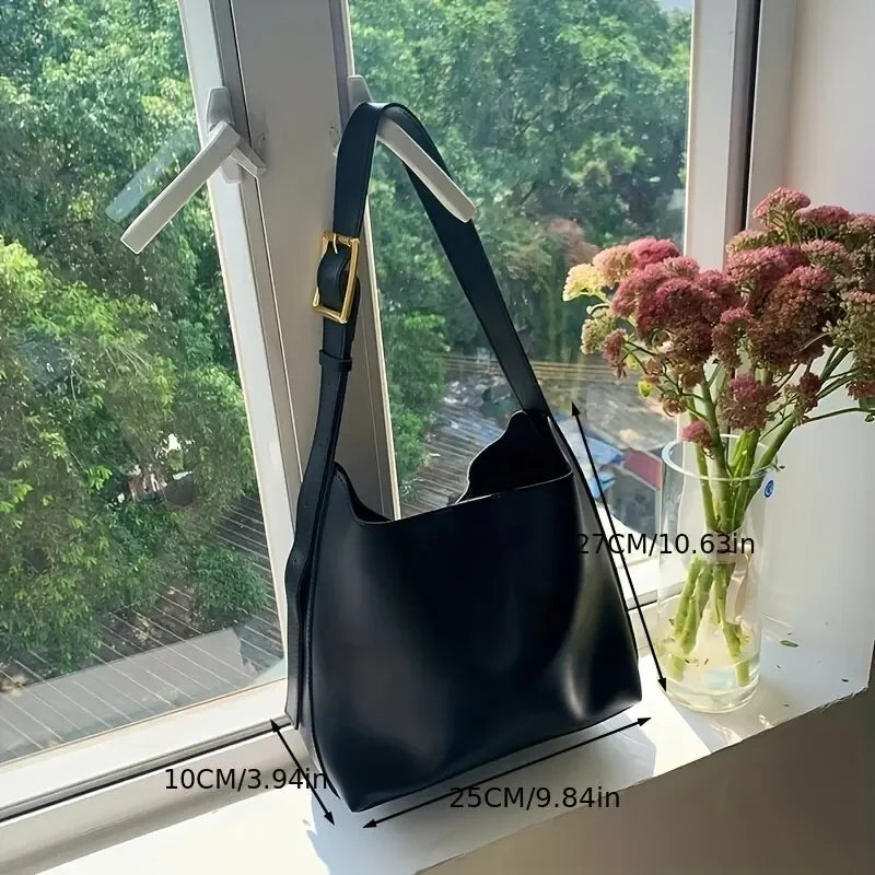 Elegant Shoulder Bag with Detachable Pouch – Spacious & Stylish for Daily Use