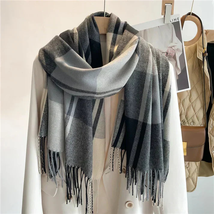 Luxury Cashmere Plaid Scarf for Women – Soft, Warm & Timeless Winter Accessory