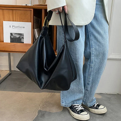 Minimalist Vegan Leather Shoulder Bag – Stylish & Practical Everyday Tote for Women