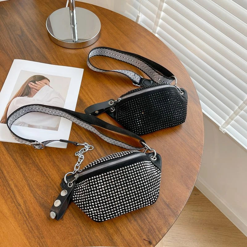 Black Rhinestone Crossbody Festival Bag with Chain Strap – Glamorous Street Style Clutch for Parties and Nights Out