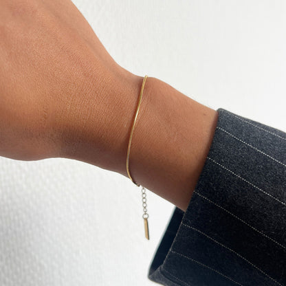 Minimalist Gold Bracelet for Women  Dainty Thin Gold Bangle  Adjustable 16–18 cm Gold Stacking Bracelet