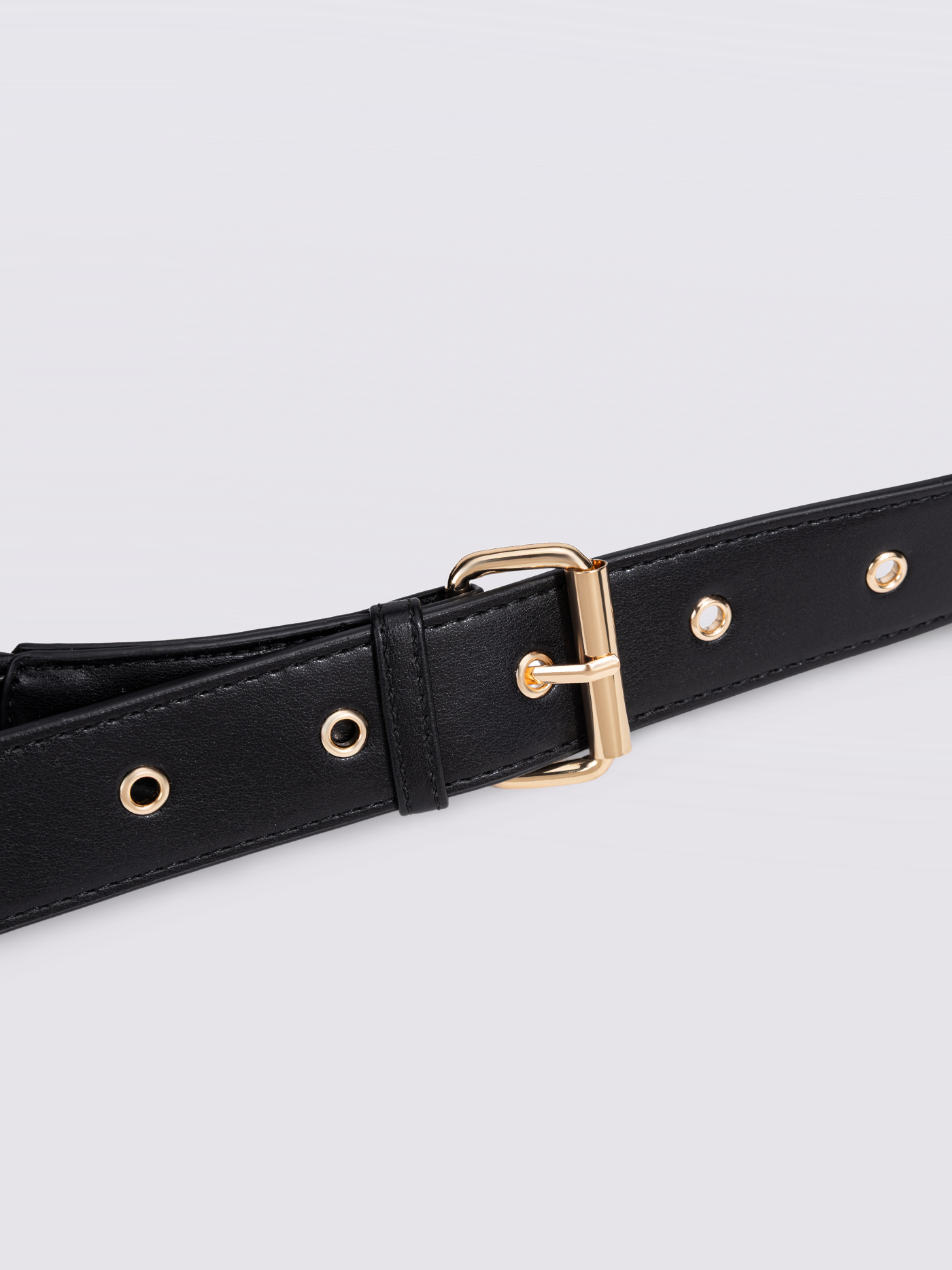 Black Shoulder Bag – Minimalist & Spacious Vegan Leather Design