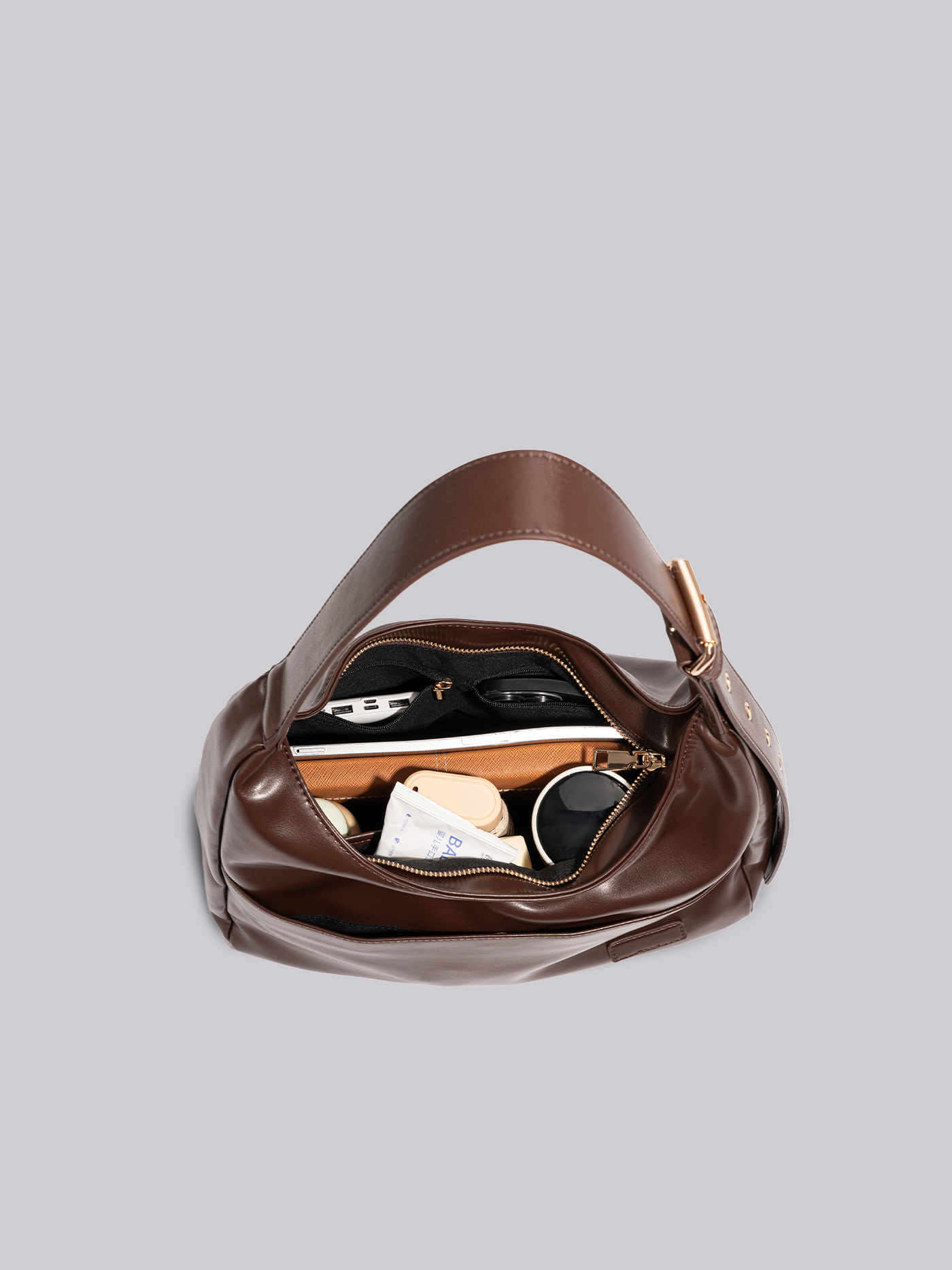 Black Shoulder Bag – Minimalist & Spacious Vegan Leather Design
