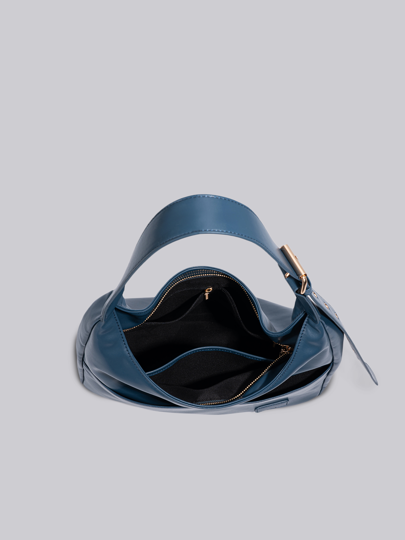 Black Shoulder Bag – Minimalist & Spacious Vegan Leather Design