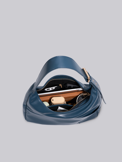 Black Shoulder Bag – Minimalist & Spacious Vegan Leather Design