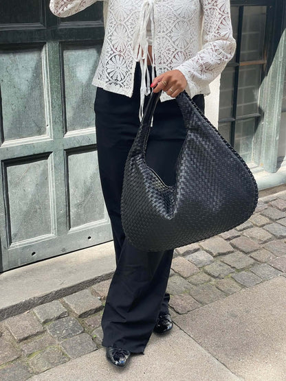 Handwoven Shoulder Bag – Stylish, Versatile & Trendy