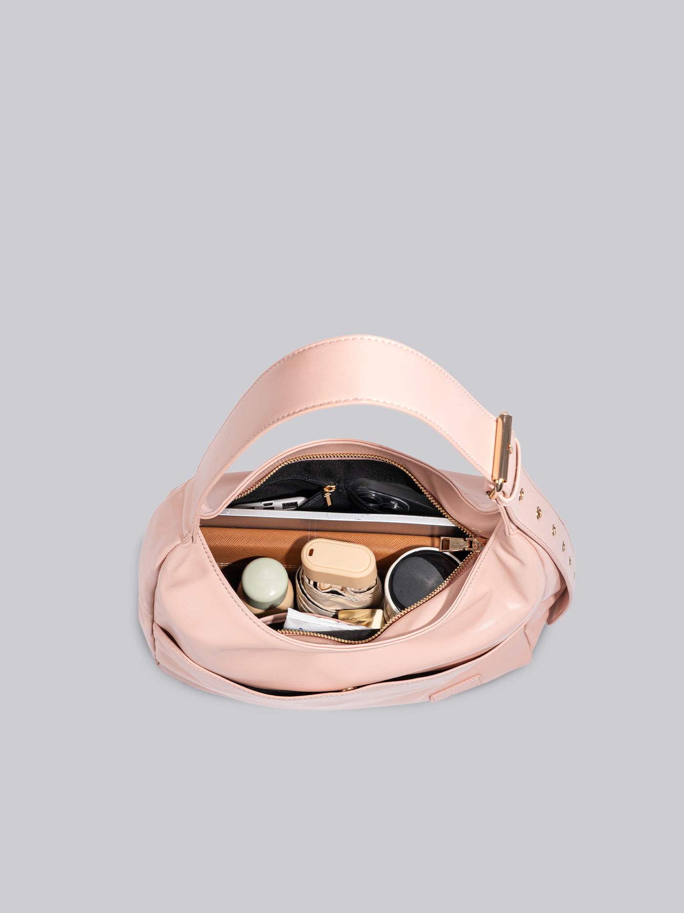 Black Shoulder Bag – Minimalist & Spacious Vegan Leather Design